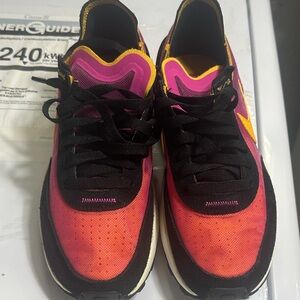 Waffle One
Active Fuchsia